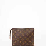 LOUIS VUITTON TOILETRY