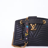 LOUIS VUITTON NEW WAVE CHAIN TOTE