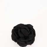 BAGCHARM/HÅRKLEMME SORT BLOMST