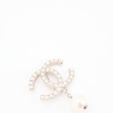 CHANEL BROCHE