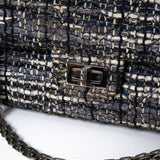 CHANEL 2.55 TWEED CROSSBODY BAKSIDA