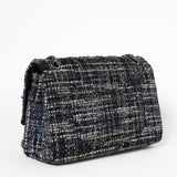 CHANEL 2.55 TWEED CROSSBODY BAKSIDA