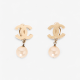 CHANEL CC PEARL CLIPS