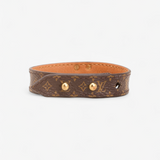 LOUIS VUITTON ESSENTIAL V BRACELET