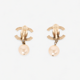 CHANEL CC PEARL CLIPS